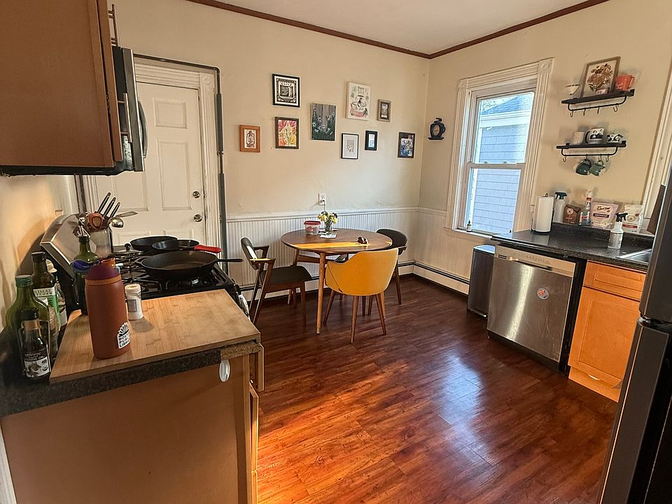 1st image of 16 Rosemary St Floor 3