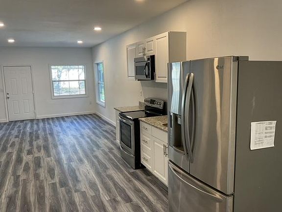 3rd image of 3112 N 16th St #B