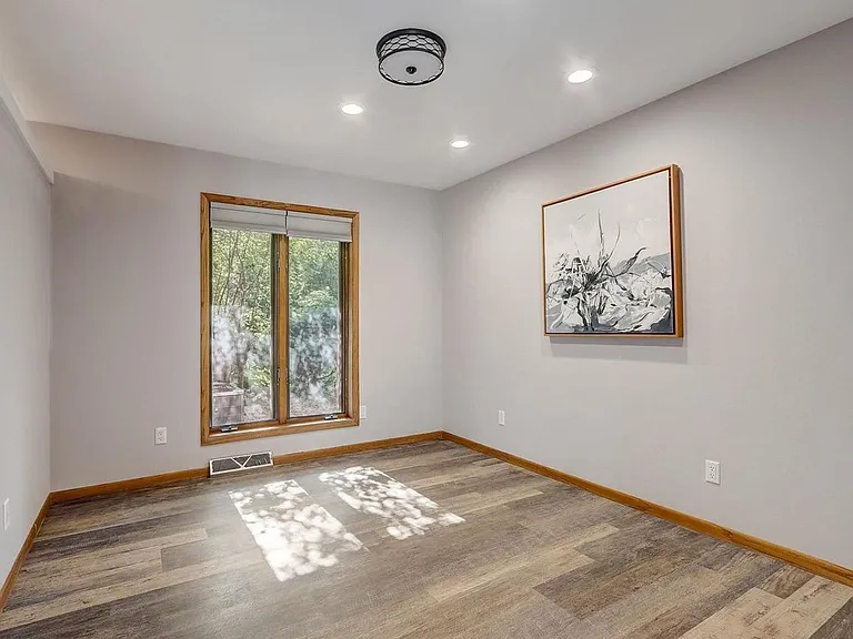 7653 Farmington Way — Photo 15