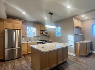 44 1st St SE, Wells, MN 56097