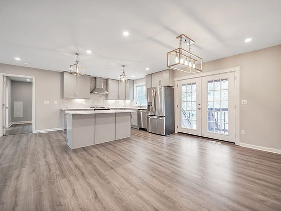 3rd image of 304 Finley Dr