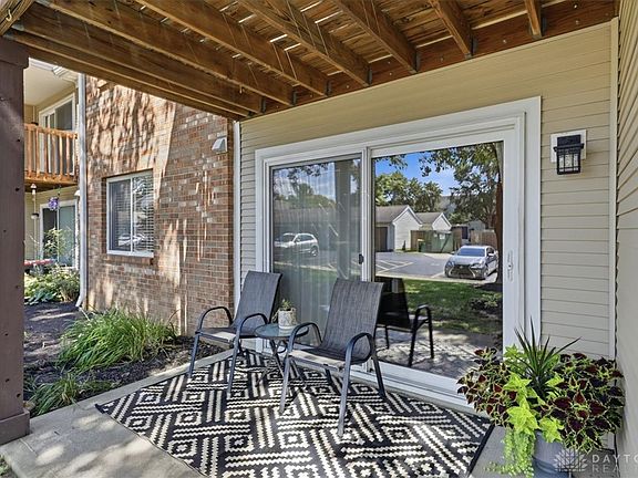 3rd image of 1501 Lake Pointe Way