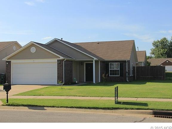 2nd image of 11 Fairlane Dr