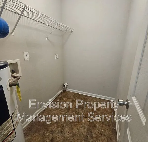 1393 N Hampton Dr — Photo 16
