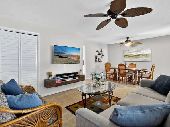 242 High Point Court W #B, Delray Beach, FL 33445