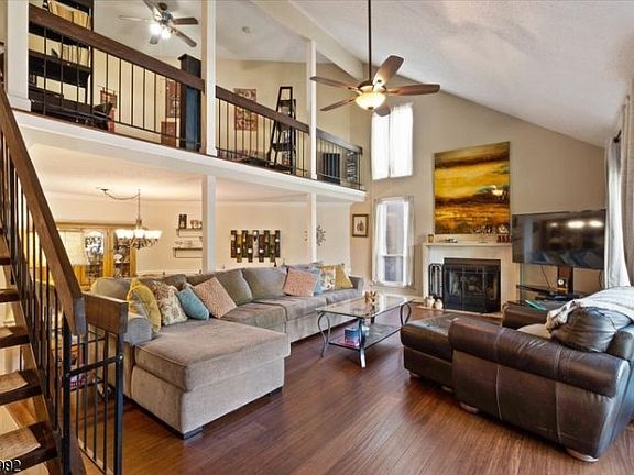 3rd image of 143 Kingsberry Dr #143