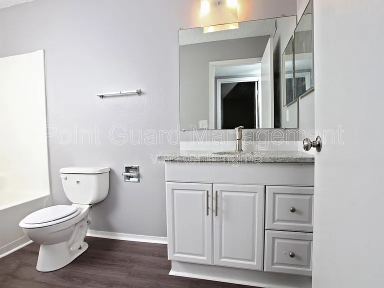 1717 N Vassar Ave — Photo 36