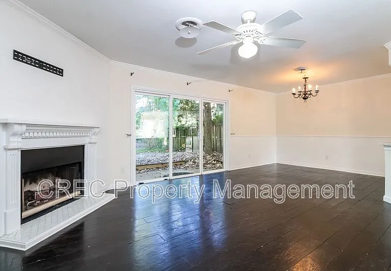 2065 Emerald Ter — Photo 23
