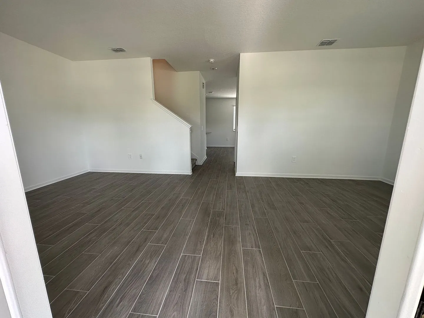 Three-bedroom 2.5 bathrooms property In Storey Grove - Winter Garden — Photo 3