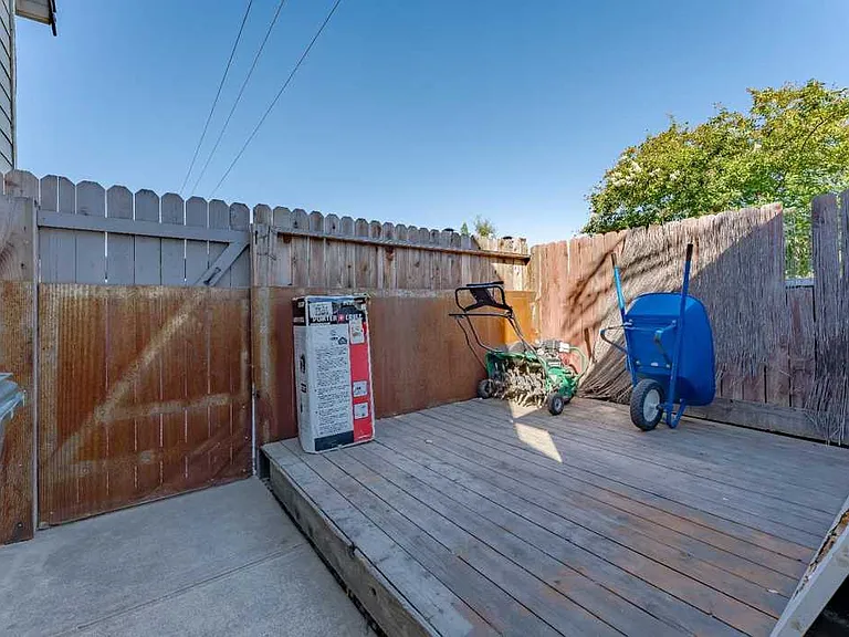 1001 Cirby Oaks Way — Photo 22
