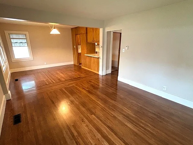 31 Oakes Blvd — Photo 4