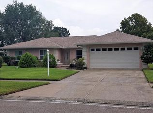 9106 Regents Park Dr, Tampa, FL 33647