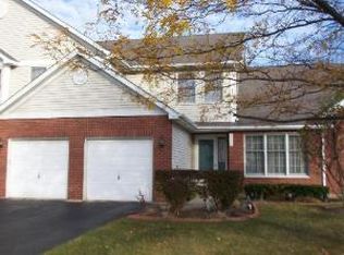 2720 Lake Side Cir, Joliet, IL 60431