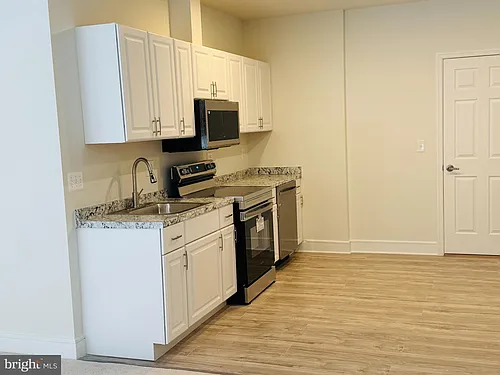 41886 Night Nurse Cir Photo 1