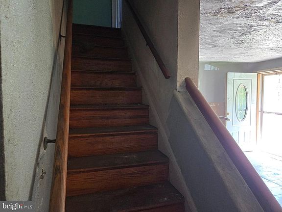 5th image of 2524 Riggs Ave