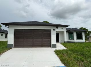 1233 Augusta St E, Lehigh Acres, FL 33974