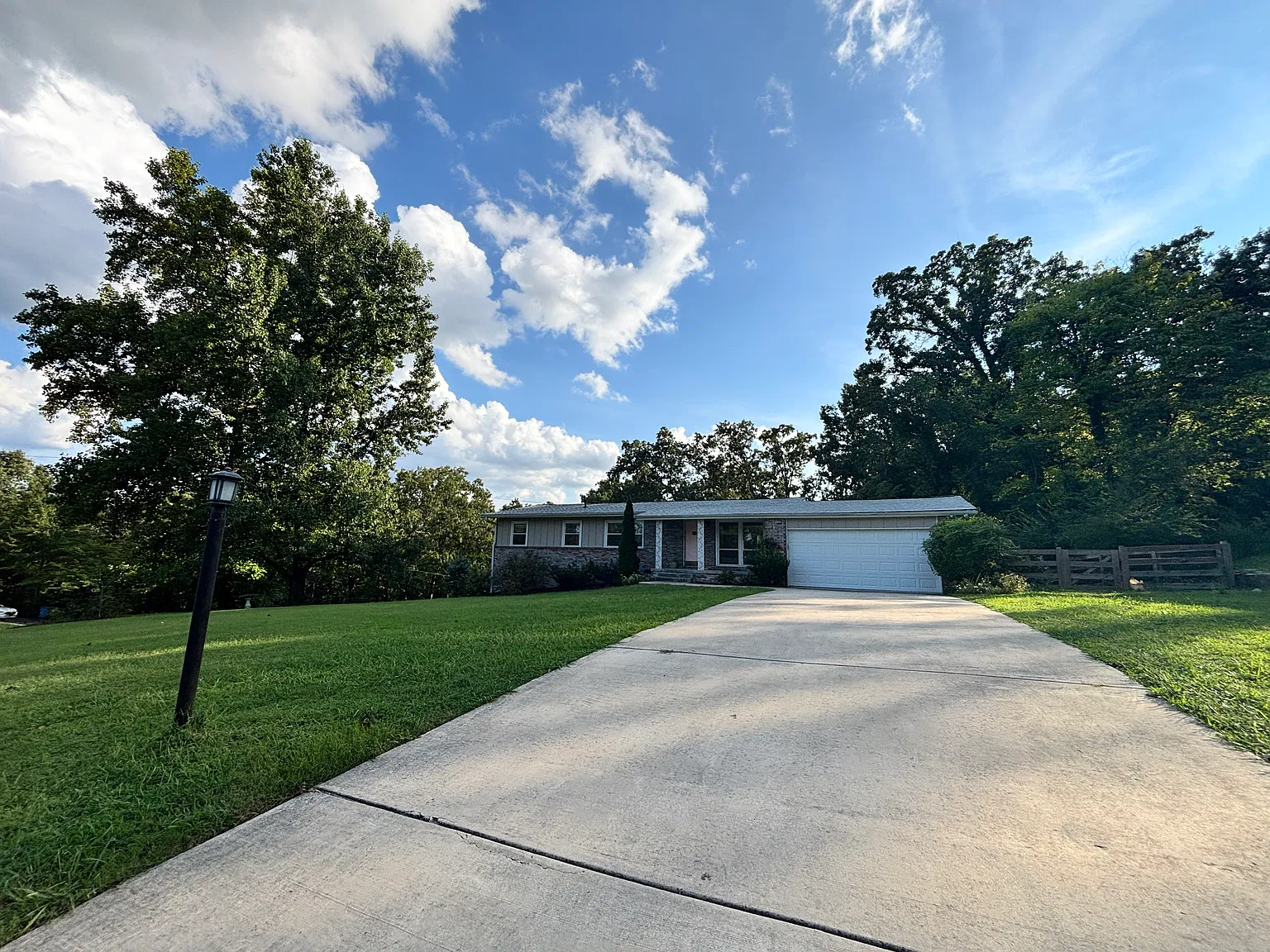3 bed, 1200 sqft, $2,600 — Photo 2