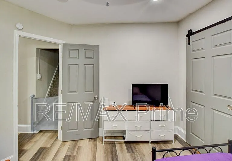2 Clover St — Photo 18