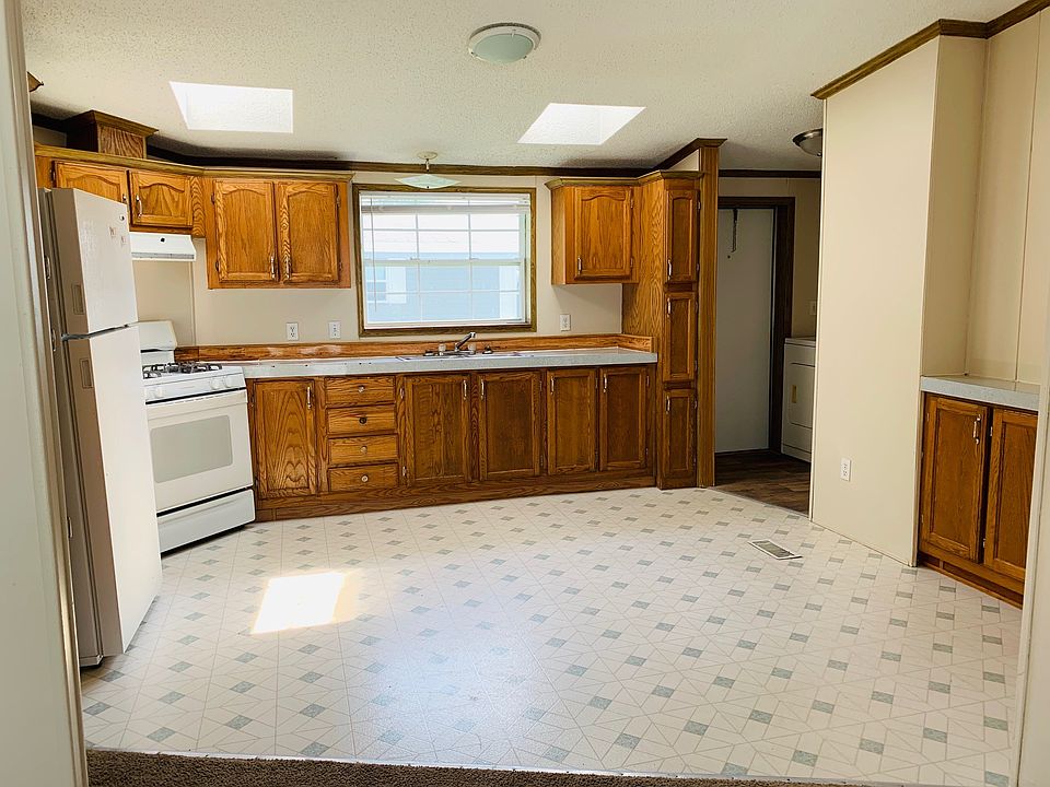 1st image of 306 Hunt Club Dr
