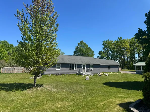 6990 N Us Highway 31, Levering, MI 49755