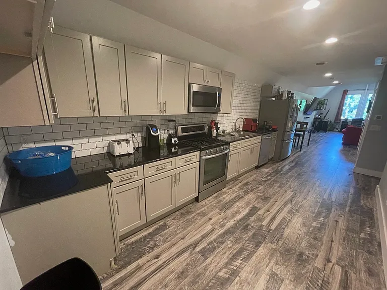 149 Richmond Ave #5 — Photo 4