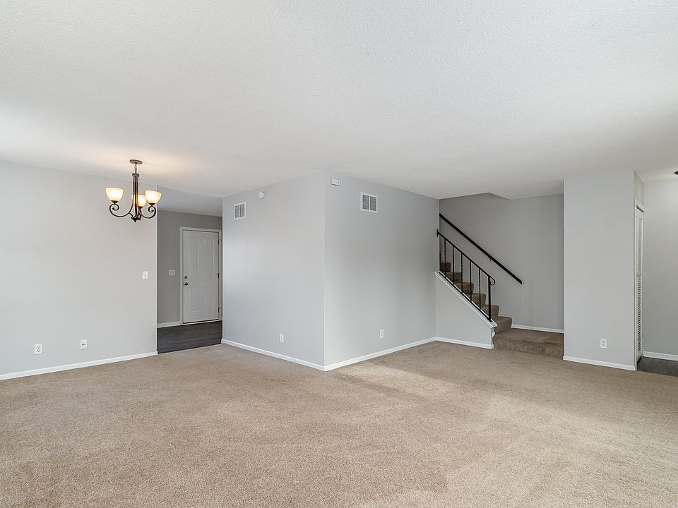 Note-photos shown are of the adjacent unit, which has a similar layout and design.