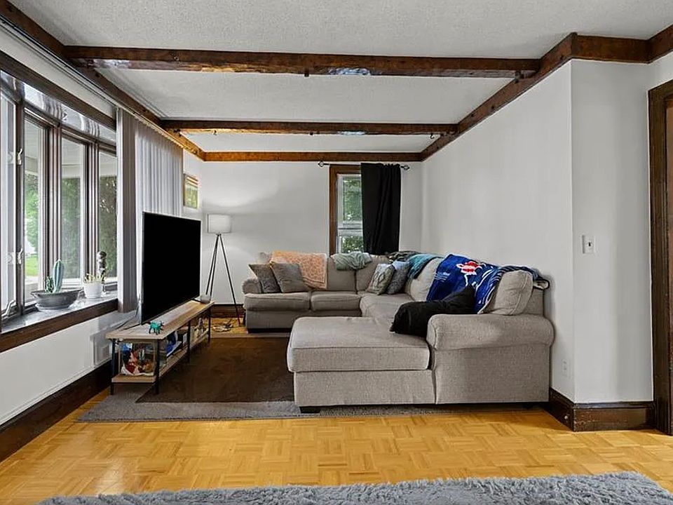Large living room / dining room area