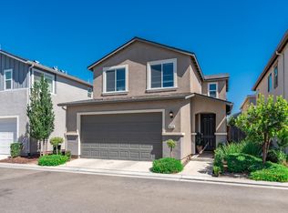 6414 E Meritage Dr, Fresno, CA 93727
