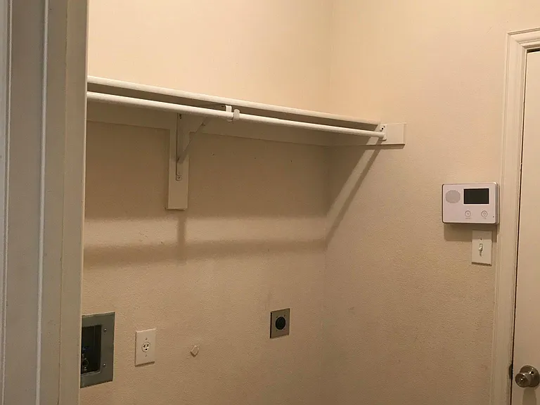 8732 Manhattan Ave — Photo 18
