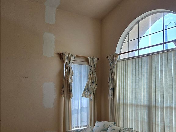 2nd image of 8944 Mesa Oak Dr