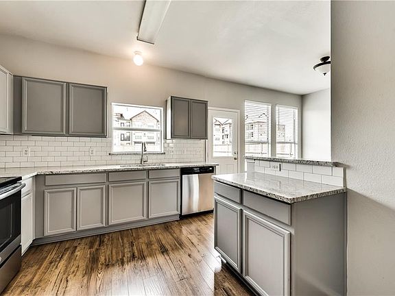 3rd image of 517 Pickens Ln