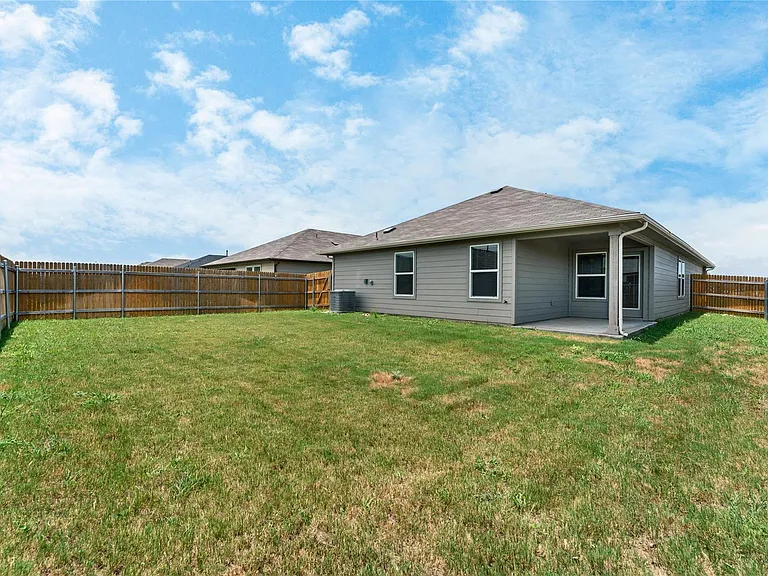 140 Fire Oak Dr — Photo 25