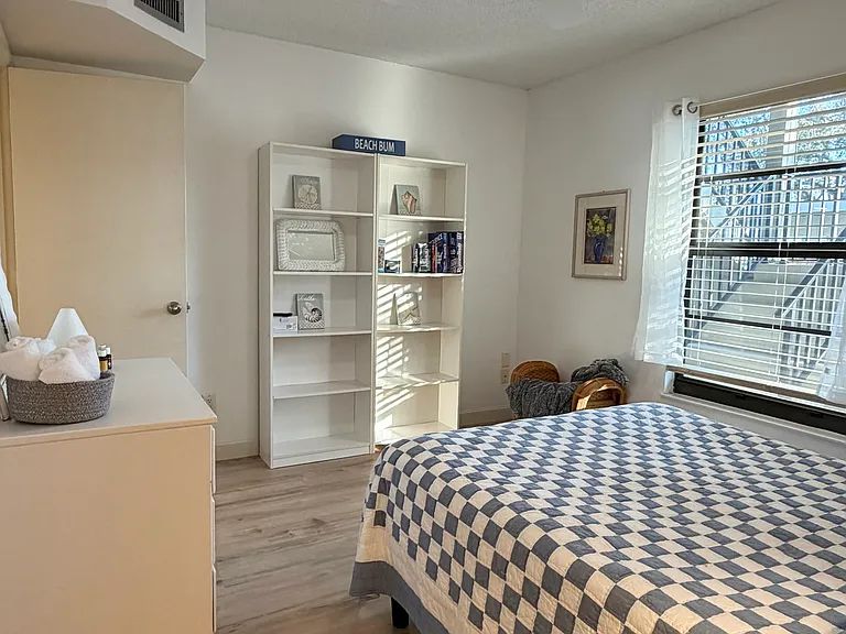 Guest Bedroom w/ walk-in closet