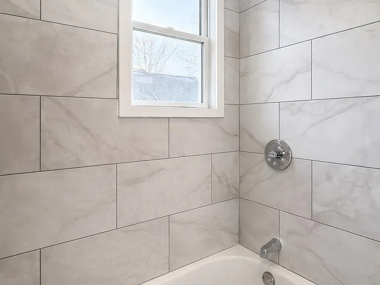 1572 Summit Ave #2 — Photo 15