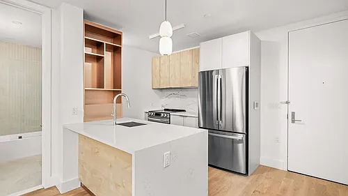 597 Grand St Photo 1