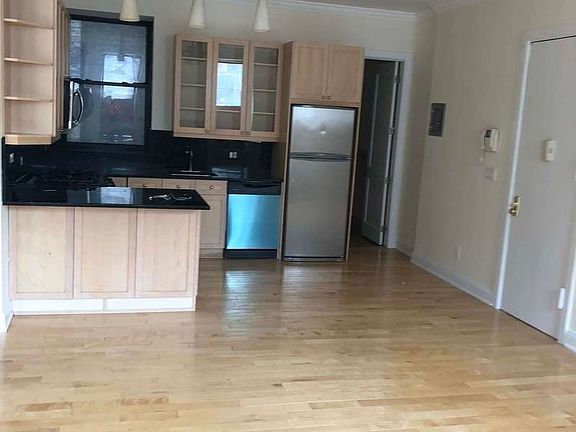 2nd image of 742 Saint Nicholas Ave APT 2