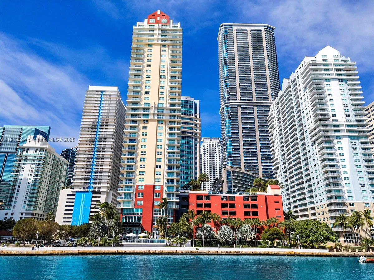 Building Photo - 1155 Brickell Bay Dr #202