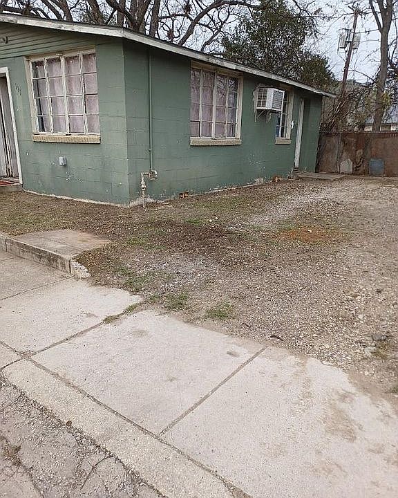 2nd image of 111 Hollyberry Ln