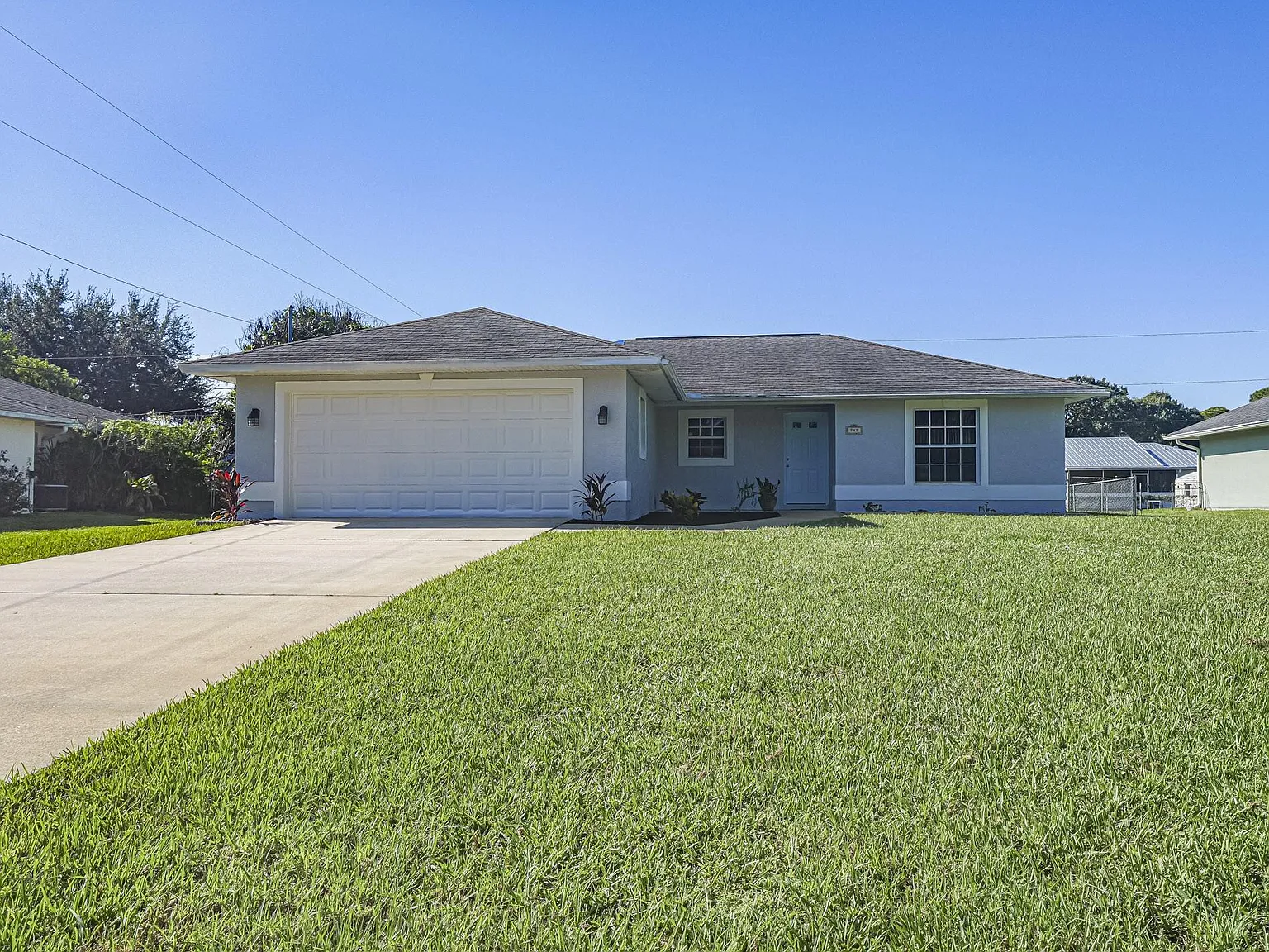 3 bed, 2.0 bath, 1087 sqft, $2,100 — Photo 3