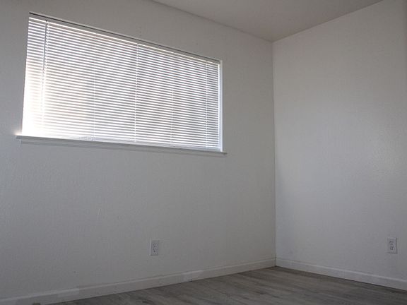 5th image of 501 S 20th St APT 5