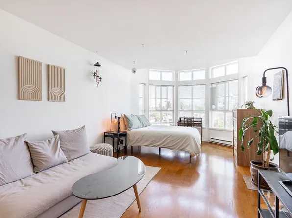 6991 Victoria Dr Penthouse 6, Vancouver, BC V5P 3Y7
