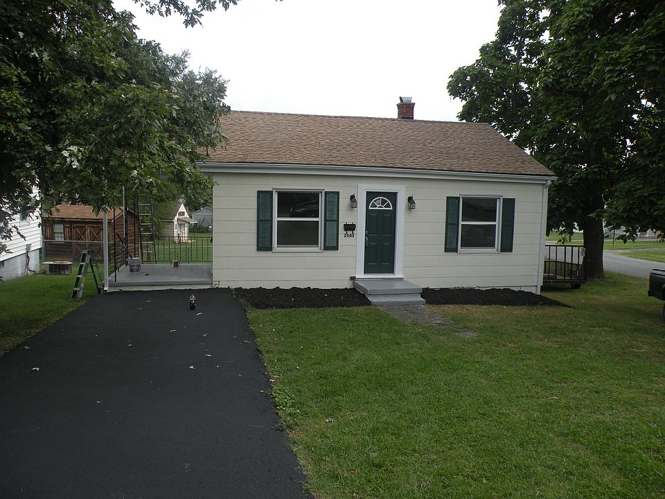 1st image of 2403 Mansfield St NE
