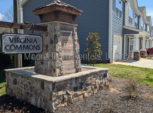 34 Virginia Commons Dr, Arden, NC 28704