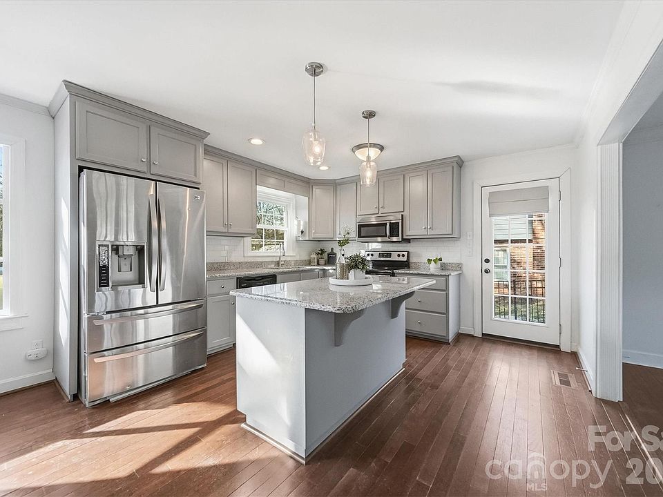 1215 6th St NW, Hickory, NC 28601 | Zillow