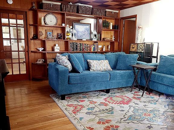 3rd image of 1336 Cincinnati Ave