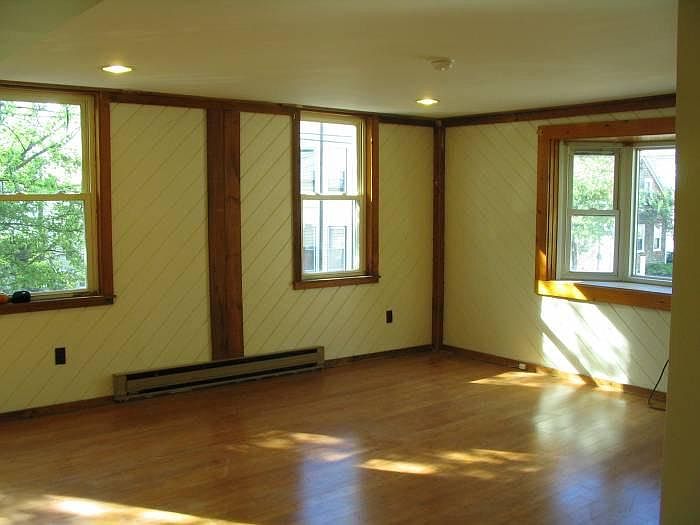 2nd image of 9 Salem St