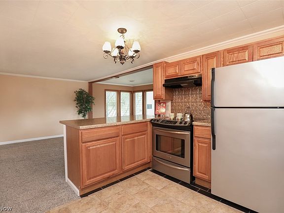 4th image of 6893 Lakeview Dr