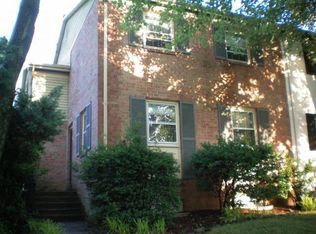 7415 Jayhawk St, Annandale, VA 22003