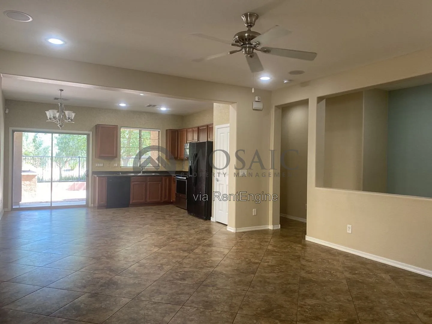 3 bed, 2.0 bath, 1701 sqft, $2,350 — Photo 2