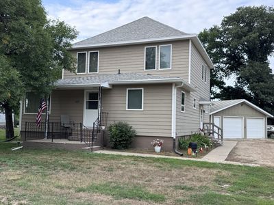 105 E 5th Ave, Cresbard, SD, 57435